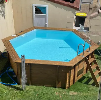 Piscine de l'établissement Maison paisible avec piscine ou située à proximité