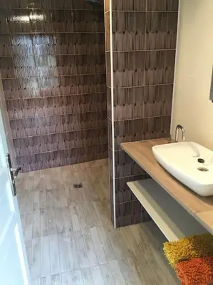 Salle de bains dans l'établissement Le Relais des Prés - Gîte de grande capacité