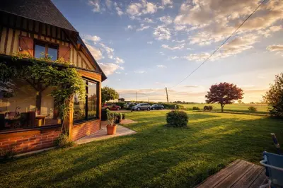Jardin de l'établissement Chambre privée, A l'ombre des Pommiers