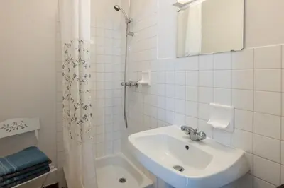 Salle de bains dans l'établissement Douce Écume - Maison à moins dun km de la plage