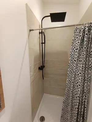 Salle de bains dans l'établissement Studio neuf des amandines