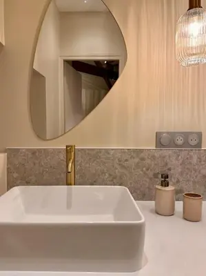 Salle de bains dans l'établissement Charmant loft intime