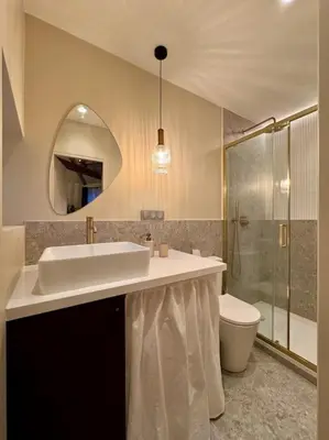 Salle de bains dans l'établissement Charmant loft intime