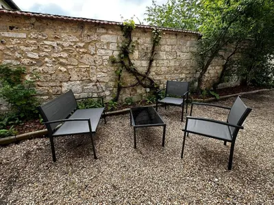 Jardin de l'établissement Le Ti'Verdun gare de Vernon Giverny