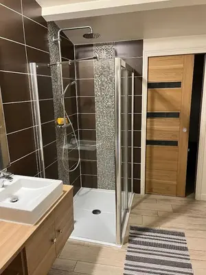 Salle de bains dans l'établissement Gîte les tilleuls