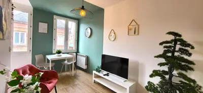 Télévision ou salle de divertissement dans l'établissement Oxygen - Lumineux deux-pièces à 20min de Rouen
