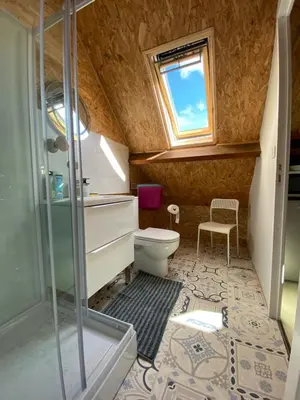 Salle de bains dans l'établissement Simple et sympa