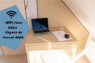 Télévision ou salle de divertissement dans l'établissement La Confortable - Spacieux T3 familial 6pers - Bonn'appartts-sur-Seine