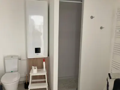 Salle de bains dans l'établissement Studio à louer style loft