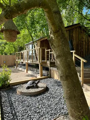 Jardin de l'établissement Coeur de Lodge spa privatif