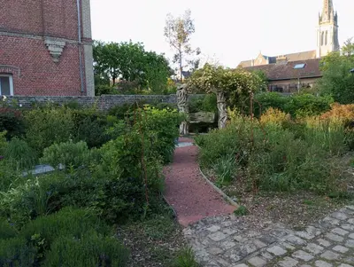 Jardin de l'établissement Maisonnette de Gadag