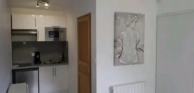 Cuisine ou kitchenette dans l'établissement Studio HAPPY'Home tout confort proche Rouen