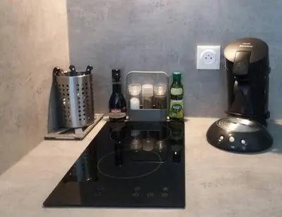 Cuisine ou kitchenette dans l'établissement Studio HAPPY'Home tout confort proche Rouen