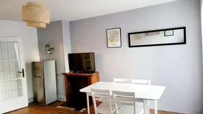 Cuisine ou kitchenette dans l'établissement Appartement meublé Hypercentre Beauvais - 1h de Paris