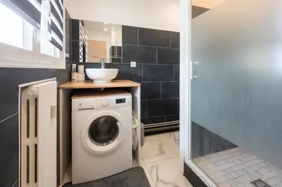 Cuisine ou kitchenette dans l'établissement Le Studio du commandant