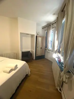 Un ou plusieurs lits dans un hébergement de l'établissement Hôtel & Restaurant ISVARA