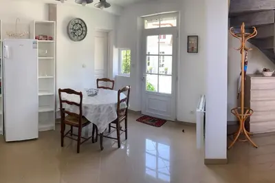 Cuisine ou kitchenette dans l'établissement Petite maison à la campagne