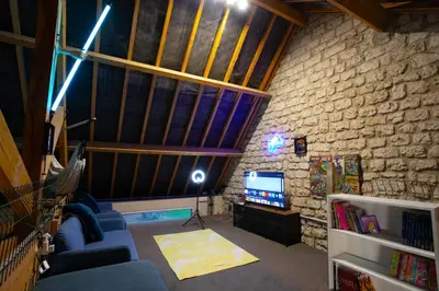 Télévision ou salle de divertissement dans l'établissement Villa Evasion