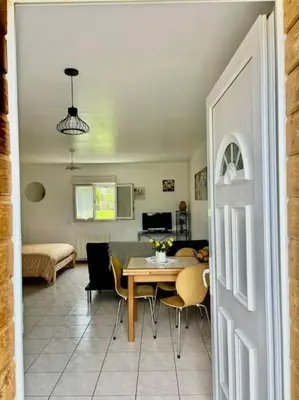 Cuisine ou kitchenette dans l'établissement Gîte au Ptit Canin