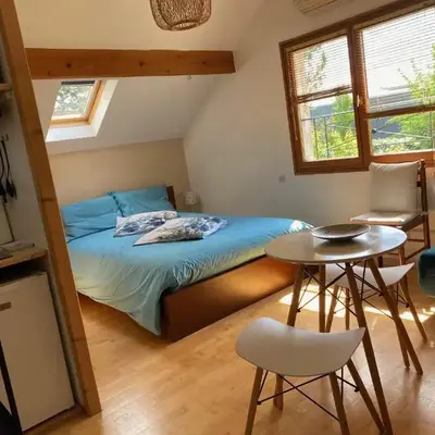Studio privé dans pavillon