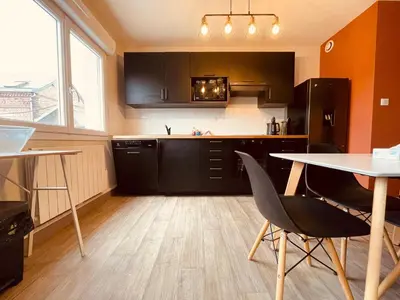 Cuisine ou kitchenette dans l'établissement La maison Bridgerton -325