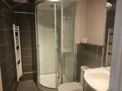 Salle de bains dans l'établissement le cosy Dieppe