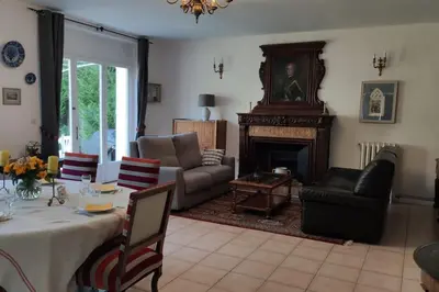 Coin salon dans l'établissement Charmant 110m2 avec jardin privé