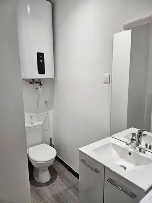 Salle de bains dans l'établissement Residance Nassau logement 1