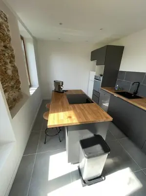 Cuisine ou kitchenette dans l'établissement Charmante dépendance avec jardin