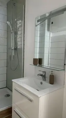 Salle de bains dans l'établissement Au coeur du centre ville