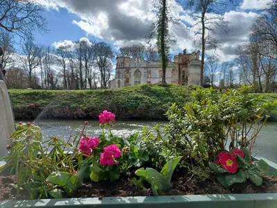 Jardin de l'établissement Sur la Somme à bord de la péniche Arche de Noé