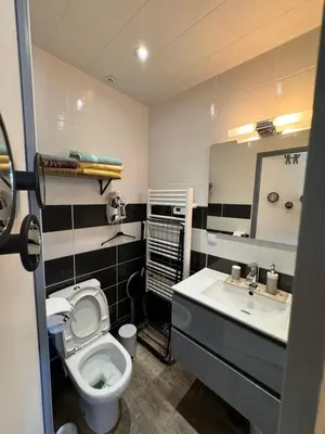 Salle de bains dans l'établissement Bord de Mer