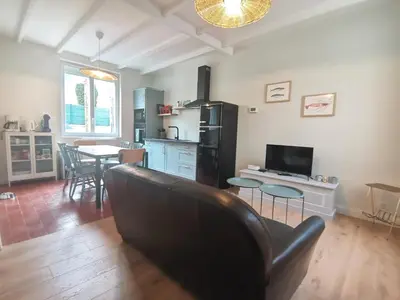 Cuisine ou kitchenette dans l'établissement L Obione charmante maison de pêcheur rénovée proche mer avec patio extérieur