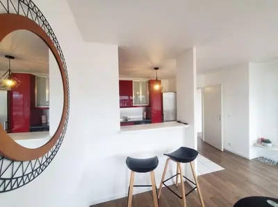 Cuisine ou kitchenette dans l'établissement Le Repère de l'ESSEC - T3, Parking, Fibre, Gare RER A à 5mn