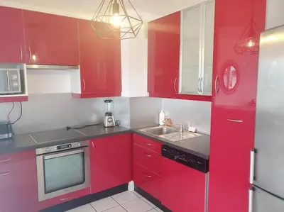 Cuisine ou kitchenette dans l'établissement Le Repère de l'ESSEC - T3, Parking, Fibre, Gare RER A à 5mn