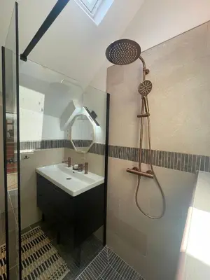 Salle de bains dans l'établissement Le Chalet Dieppois