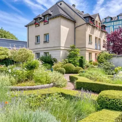 Rafael F2 Bourgeois avec Jardin
