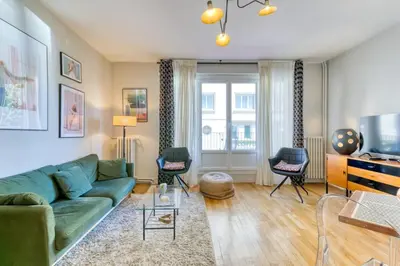 Coin salon dans l'établissement Victoria magnifique appartement spa vue cathédrale