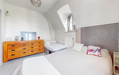 Un ou plusieurs lits dans un hébergement de l'établissement Stunning Home In Arques La Bataille Arq