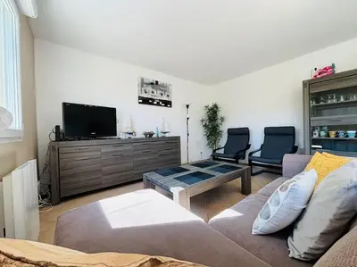 Télévision ou salle de divertissement dans l'établissement Le havre de Chloé en baie de Somme