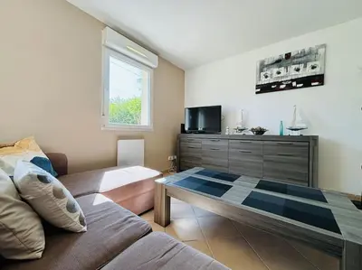 Télévision ou salle de divertissement dans l'établissement Le havre de Chloé en baie de Somme