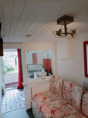 Cuisine ou kitchenette dans l'établissement Studio fonctionnel au calme