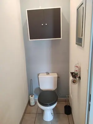 Salle de bains dans l'établissement Les baigneurs apt très calme 2 chambres 58 m2 parking privé et balcon