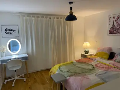 Un ou plusieurs lits dans un hébergement de l'établissement Logement cosy à 15 mn de la gare saint Lazare et 30 mn de l'aéroport Charles de Gaulles