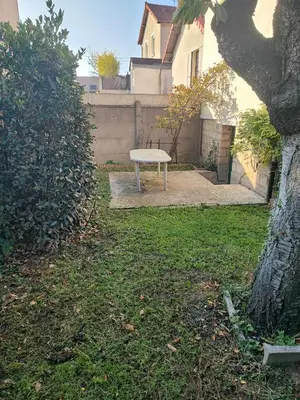 Jardin de l'établissement maison individuelle