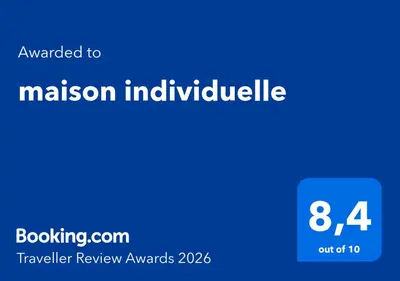 Certificat, récompense, panneau ou autre document affiché dans l'établissement maison individuelle
