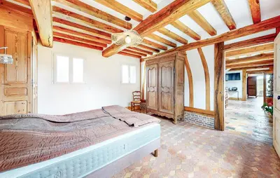 Un ou plusieurs lits dans un hébergement de l'établissement 3 Bedroom Beautiful Home In Haudricourt