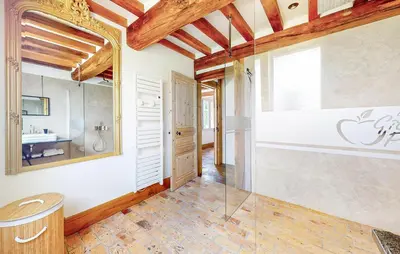 Salle de bains dans l'établissement 3 Bedroom Beautiful Home In Haudricourt