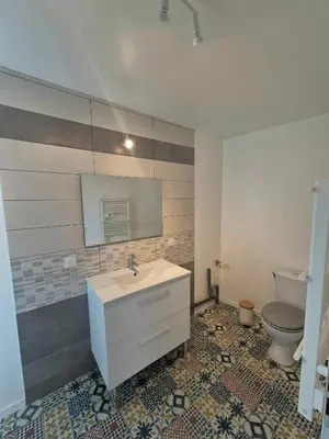 Salle de bains dans l'établissement Maison Les 4 Mers
