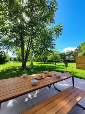 Jardin de l'établissement Le Lodge de St Sauveur